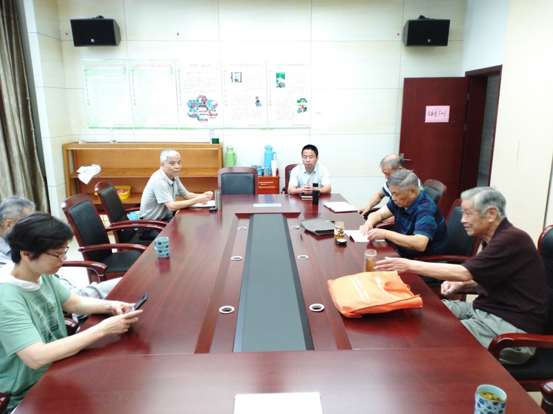 助力火红年代 ——胥口中心小学退教支部召开主题党日活动